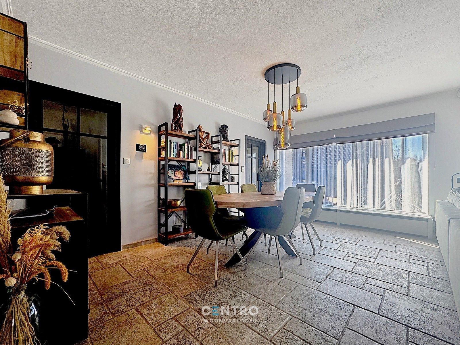 Ruime, instapklare WONING met 5/6 slaapkamers, badkamer, nieuwe keuken, grote garage en ZONNIGE tuin te Brugge (Sint-Kruis) foto 7