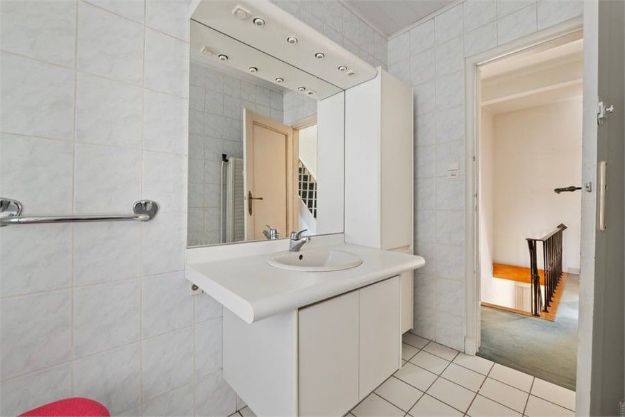 OP TE FRISSEN STADSWONING MET VEEL POTENTIEEL IN SINT-TRUIDEN foto 18