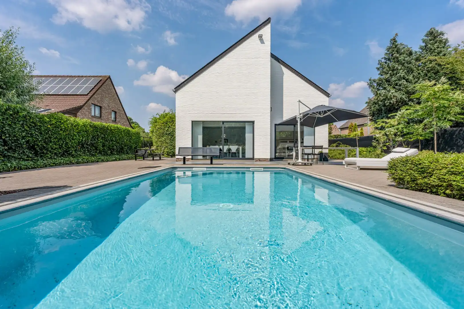 Moderne architectenwoning met mooie tuin en zwembad, 5 slaapkamers in Hasselt, OB op 8a12ca in doodlopende straat foto 5