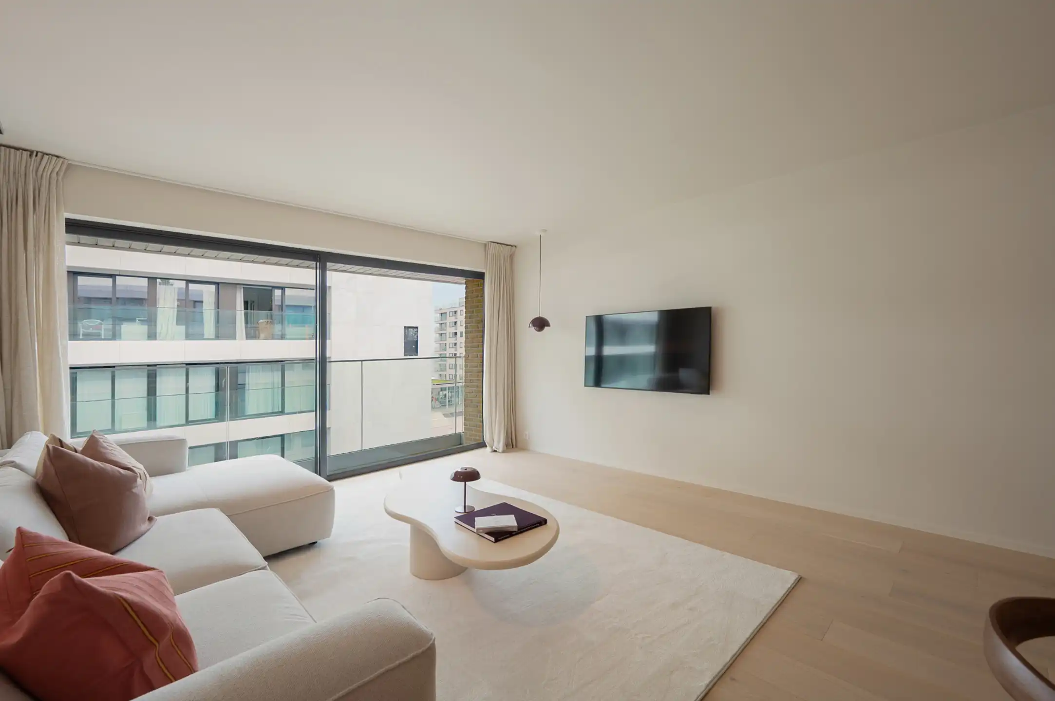 Lichtrijk gerenoveerd appartement op de Kustlaan in Knokke foto 12