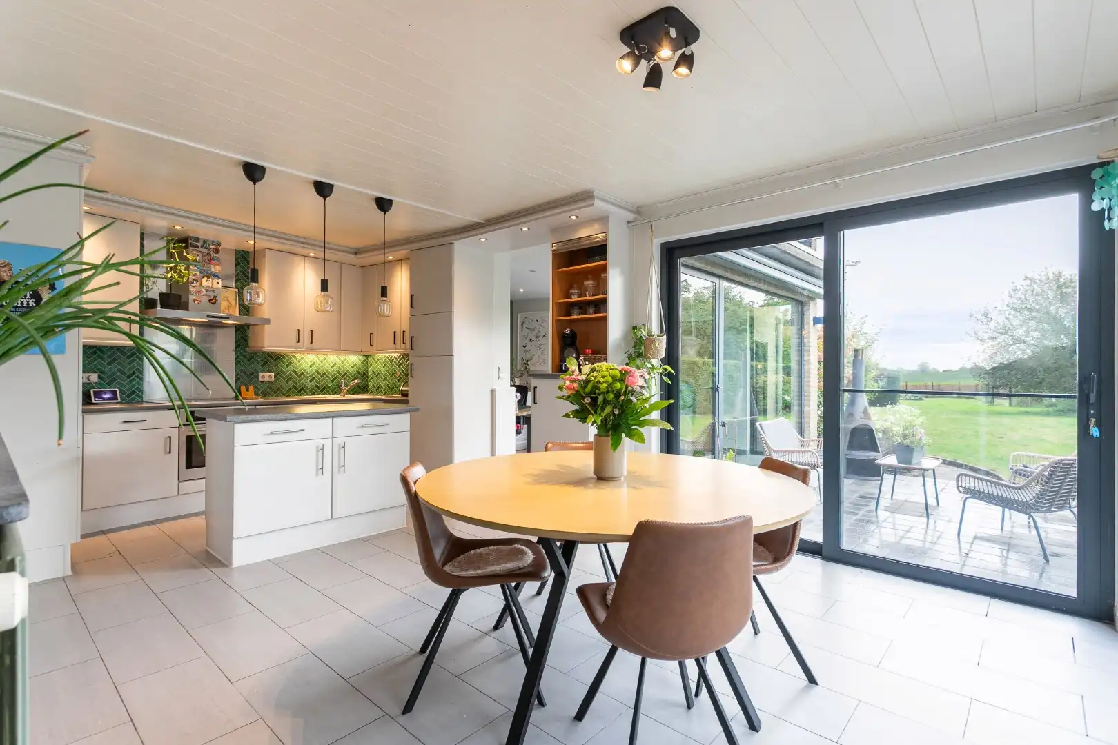Instapklare driegevelwoning met 3 slpk te Lembeek foto 11