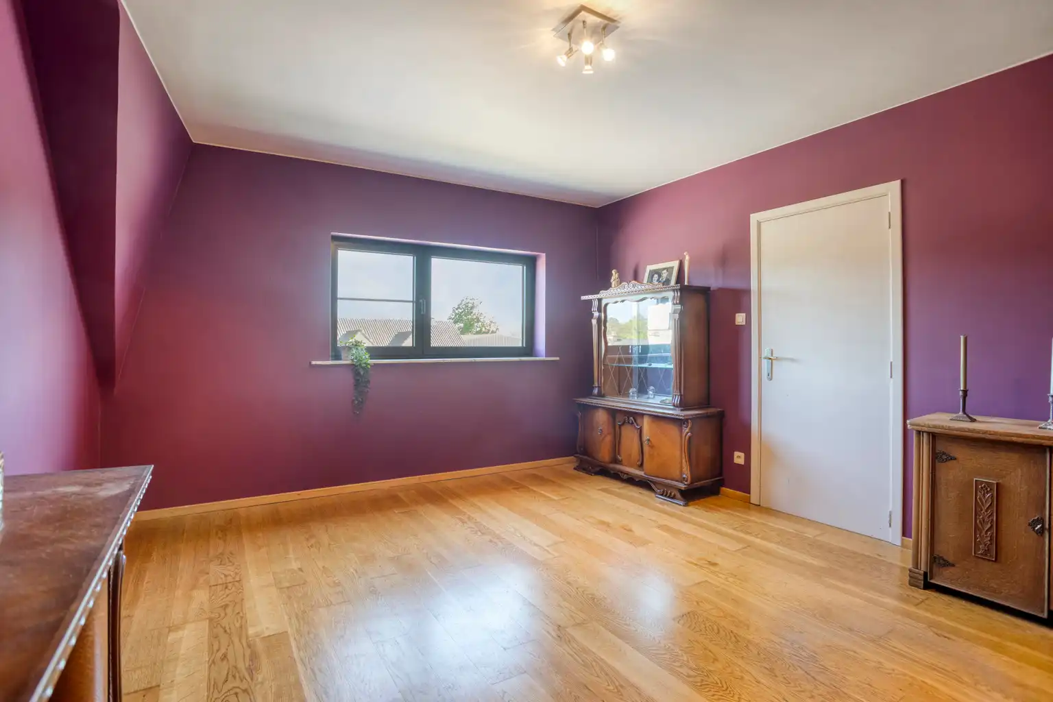 MOOIE, VOLLEDIG GERENOVEERDE WONING MET TUIN  foto 18