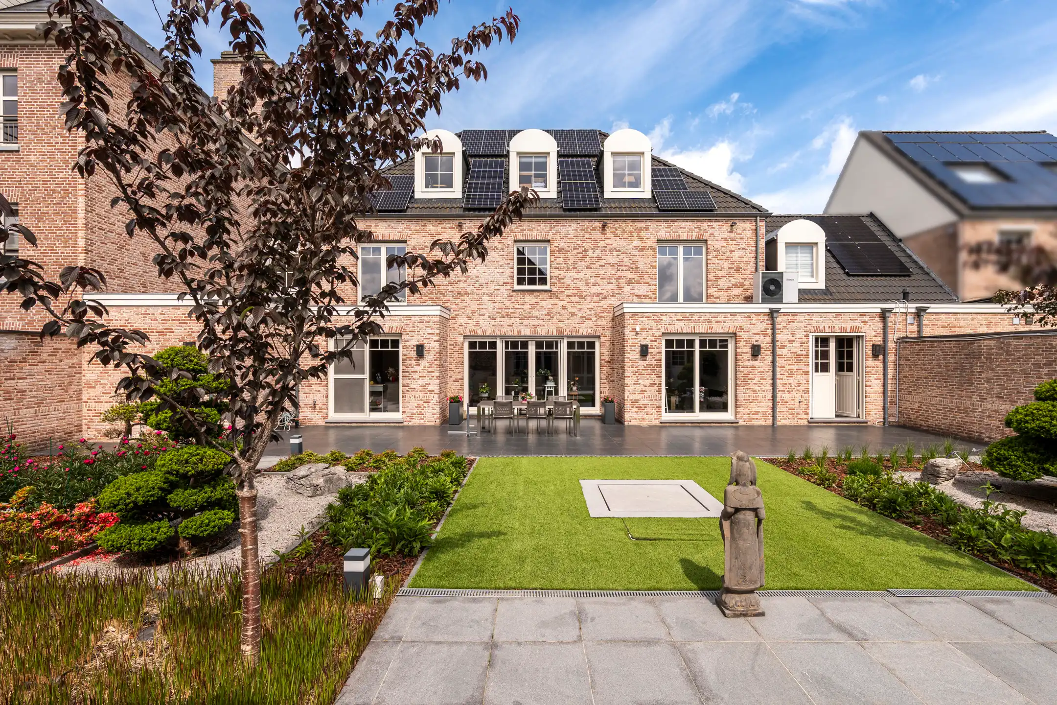 Verrassend ruime woning op toplocatie met binnenzwembad foto 25