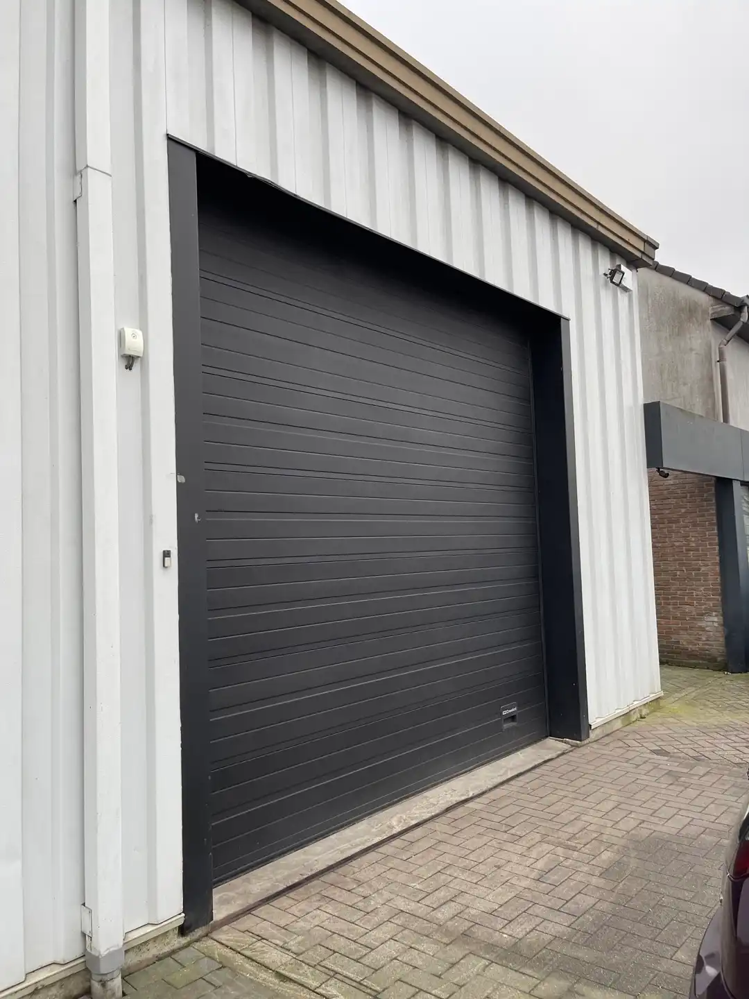 Verhard terrein + kantoor en woonst te koop foto 9