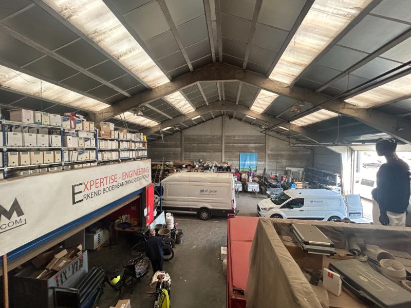 Functioneel bedrijfsgebouw voorzien van kantoor- en magazijnruimte met buitenopslag foto 9