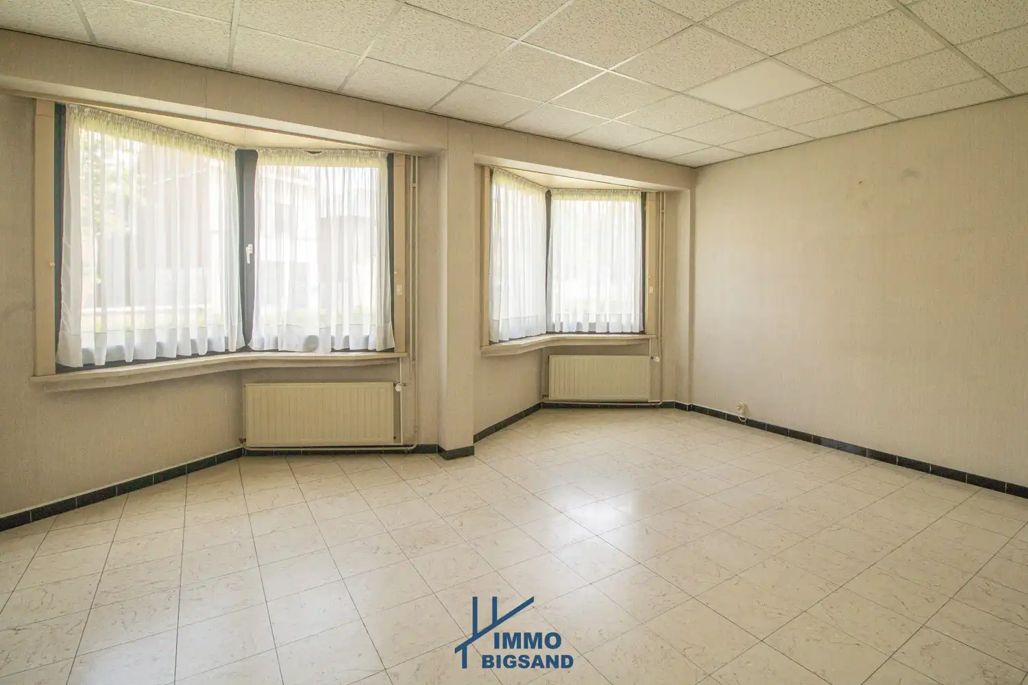 Ruime kloosterwoning op een perceel van 3082m² te koop met als zonering 'gelinkt met gemeenschapsvoorzieningen/zorgfunctie' foto 11