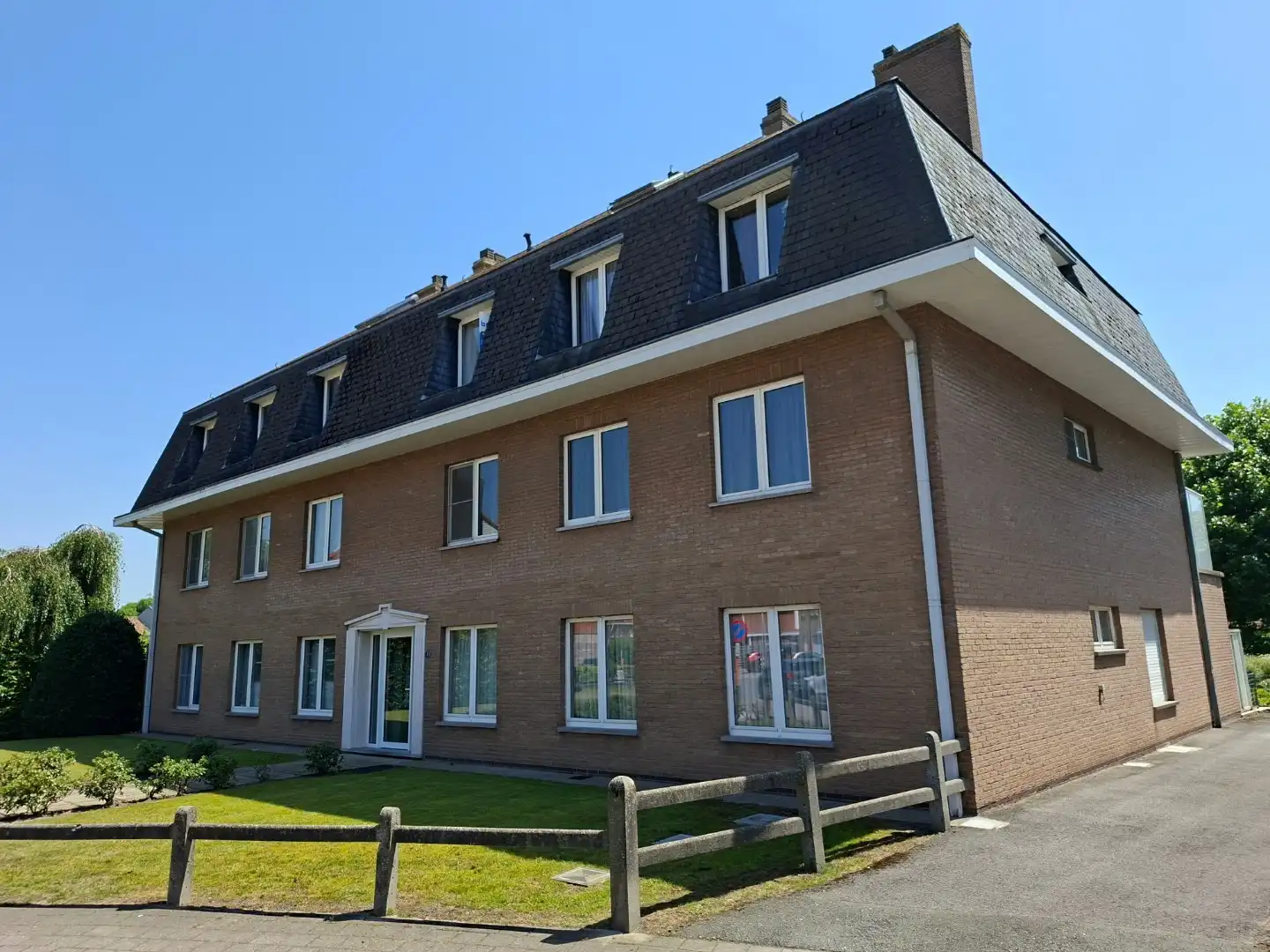 Ruim appartement met groot zonneterras foto 16