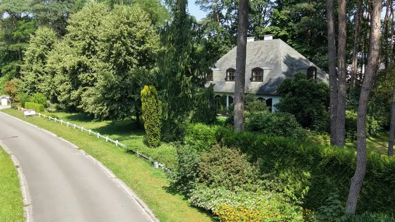 Stijlvolle villa van 275m² op 20 are met bureel, 4 slaapkamers, 2 bad-of douchekamers, dubbele garage foto 32