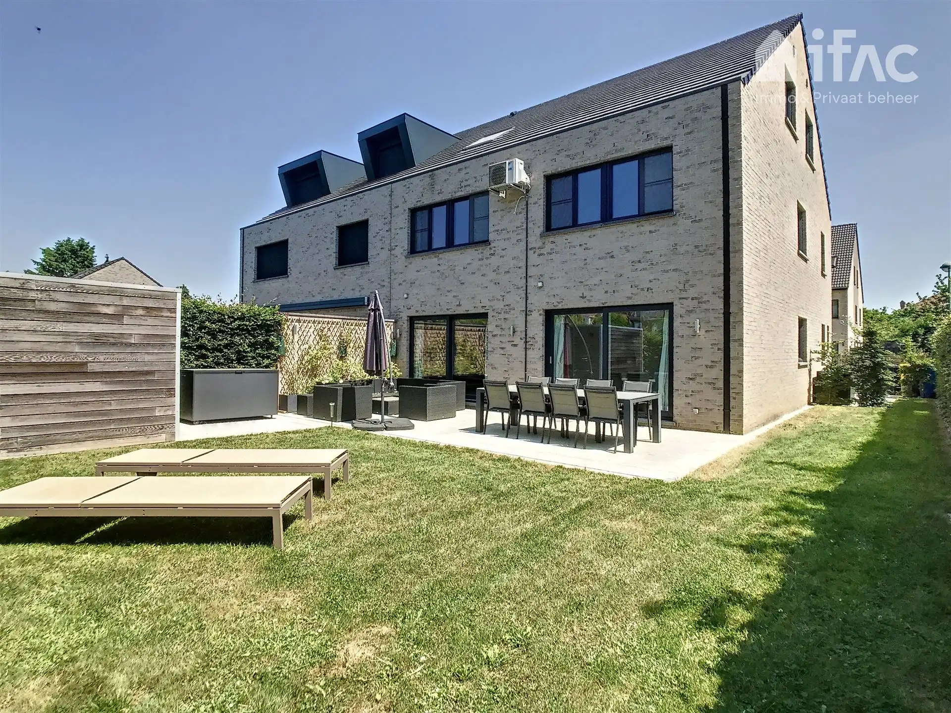 Moderne villa met 5 kamers foto 25