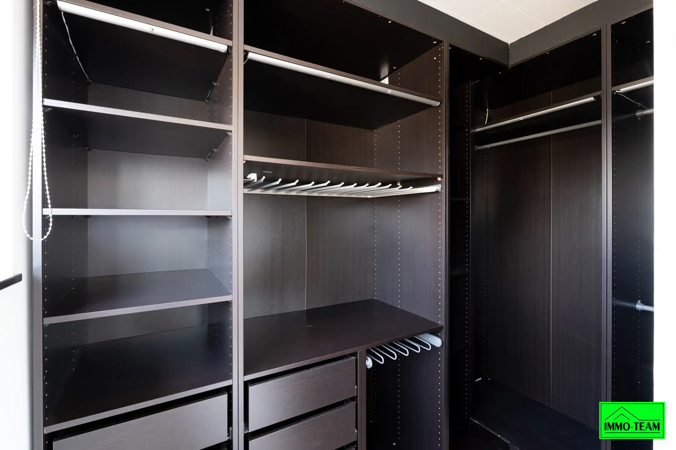 Instapklare gezinswoning met luxe afwerking in Denderleeuw.  foto 15