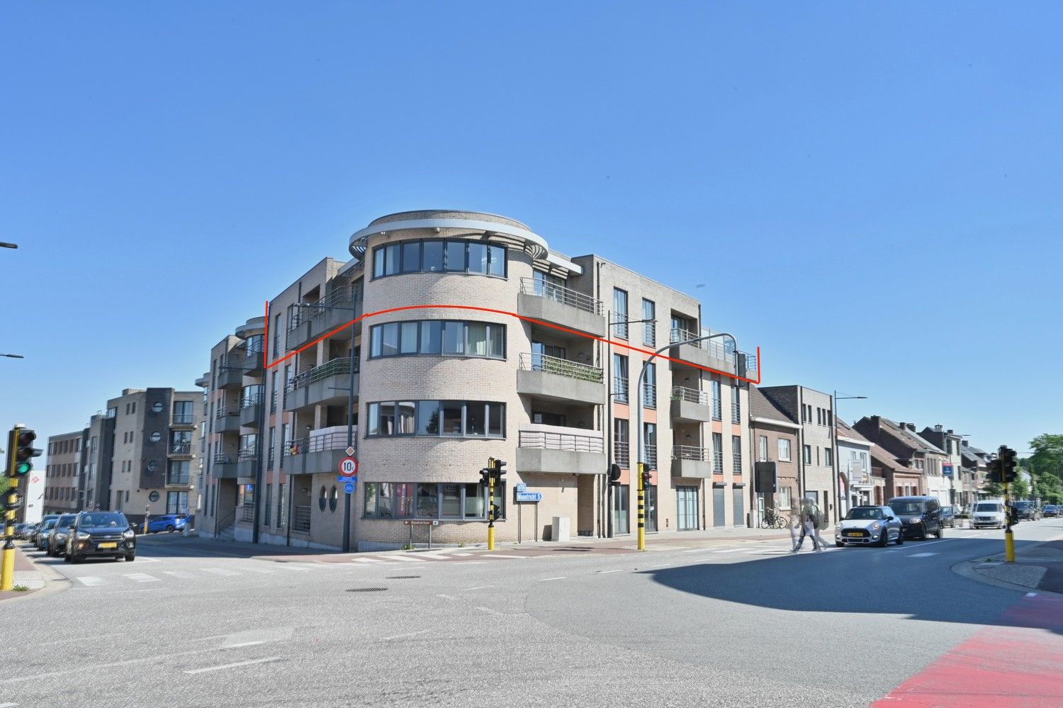 Schitterend penthouse van 282 m² met groot dakterras (90 m²) en dubbele garage, op steenworp afstand van Maastricht foto 26