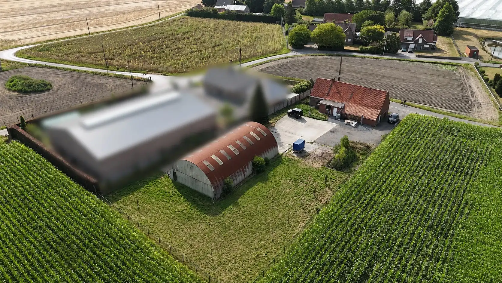Ruim perceel (2028 m2)met renovatiepand en vergunde loods in Ingelmunster foto 3