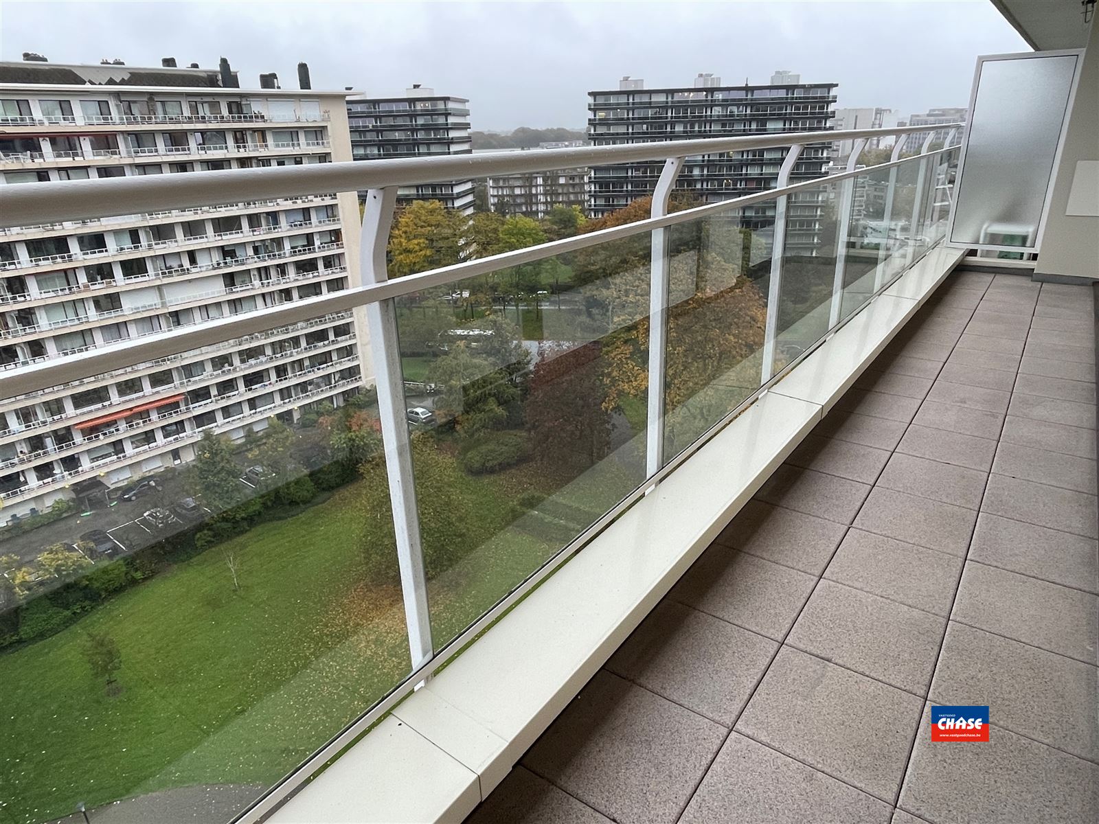 Instapklaar appartement met 2 slaapkamers en terras foto 9