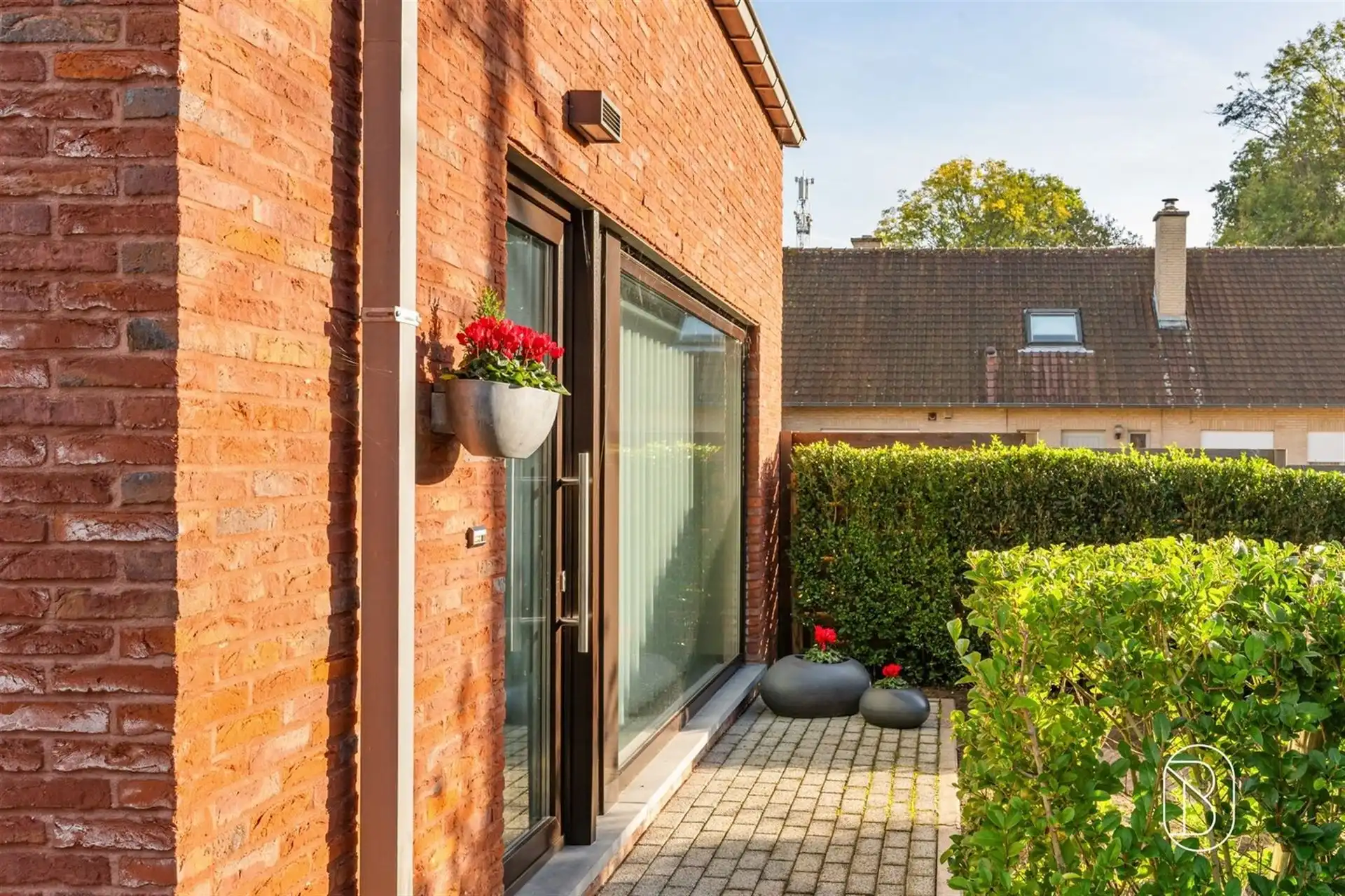 Recente en energiezuinige woning met 3 slk en garagebox foto 8
