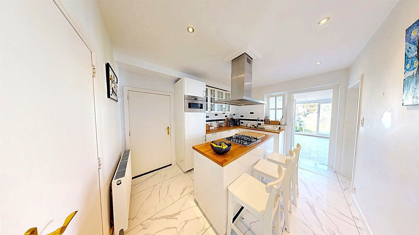 Gerenoveerde woning met tuin en 5 slaapkamers foto 3