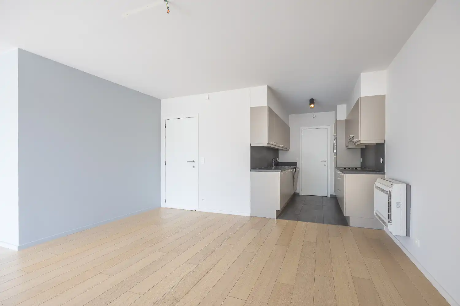 Modern gerenoveerd ruim appartement vlakbij het strand van Bredene foto 5