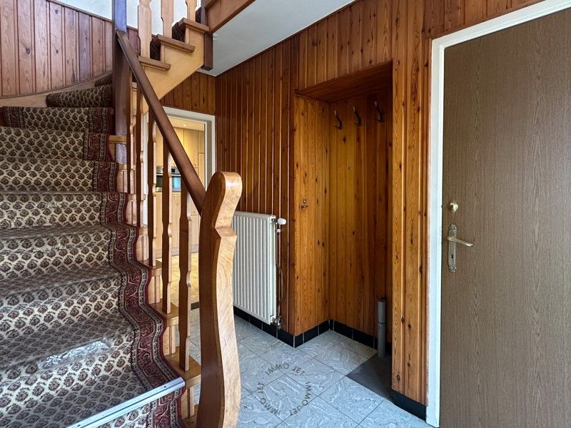 Halfopen bebouwing met 4 slaapkamers, dubbele garage en tuin foto 4