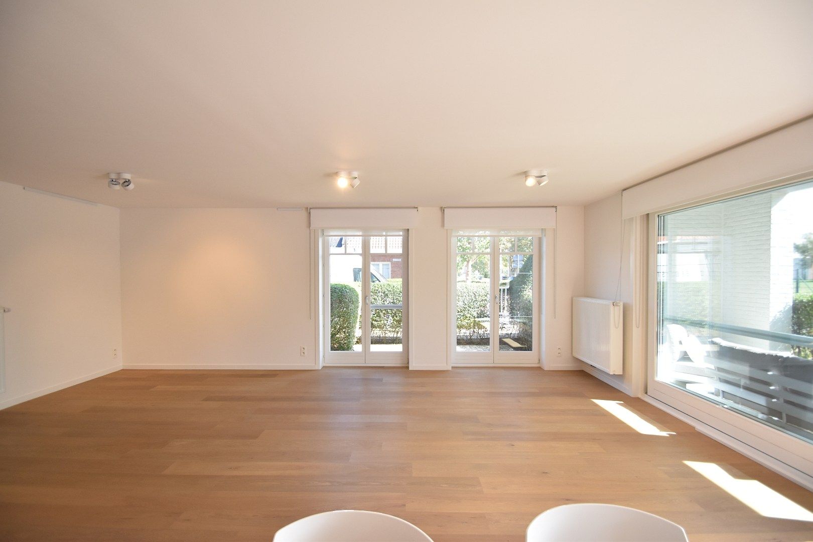 Ruim en elegant hoekappartement met drie terrassen foto 5