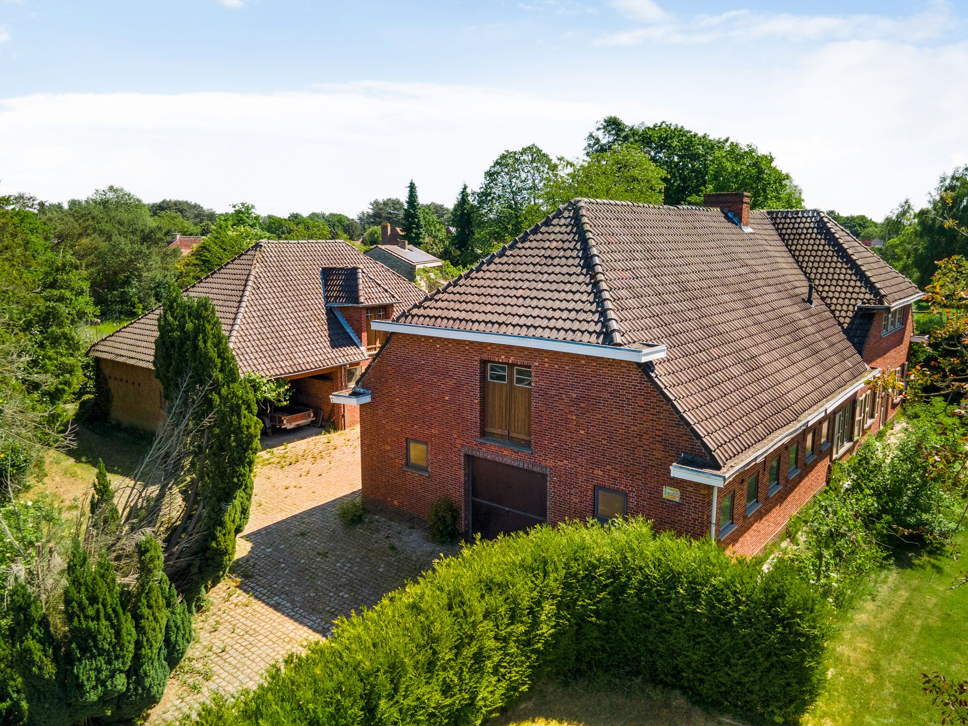 Riante hoeve met bijgebouw foto 35