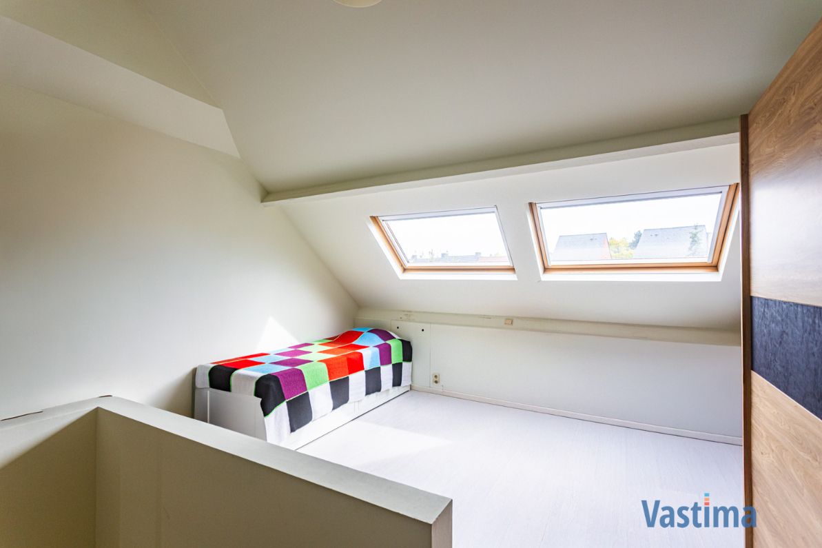 Instapklare stadswoning met tuin: ruimte, licht en comfort in één foto 19