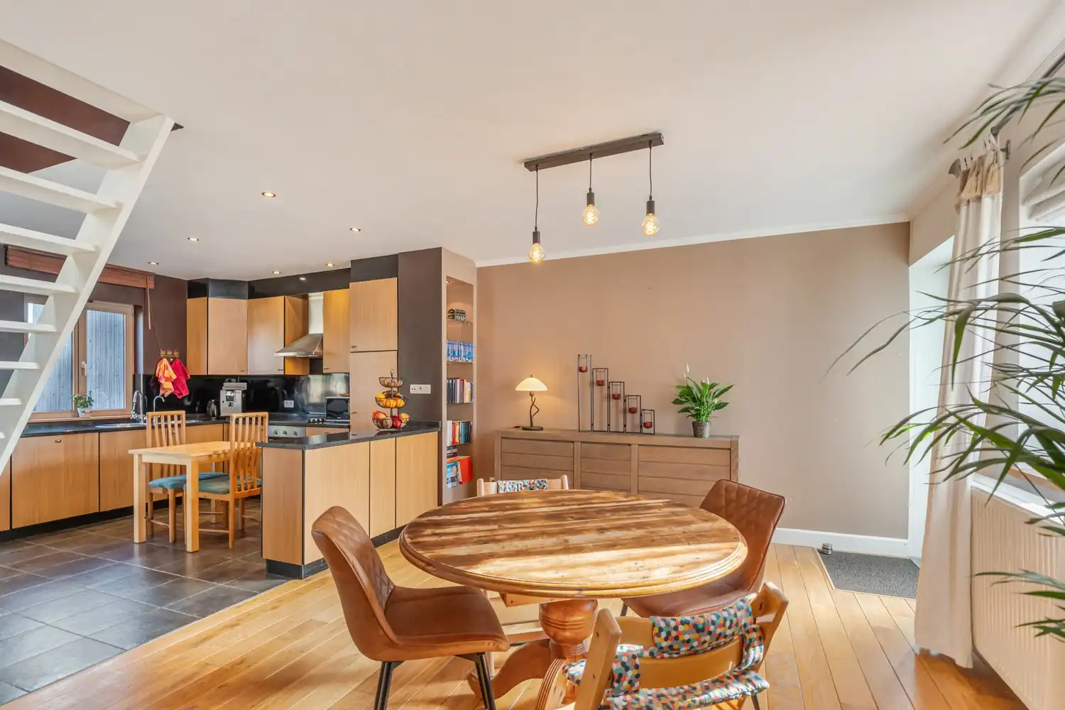 Rustig gelegen en halfopen woning met 3/4 slaapkamers en een tuin nabij de Vaart te Herent! foto 7