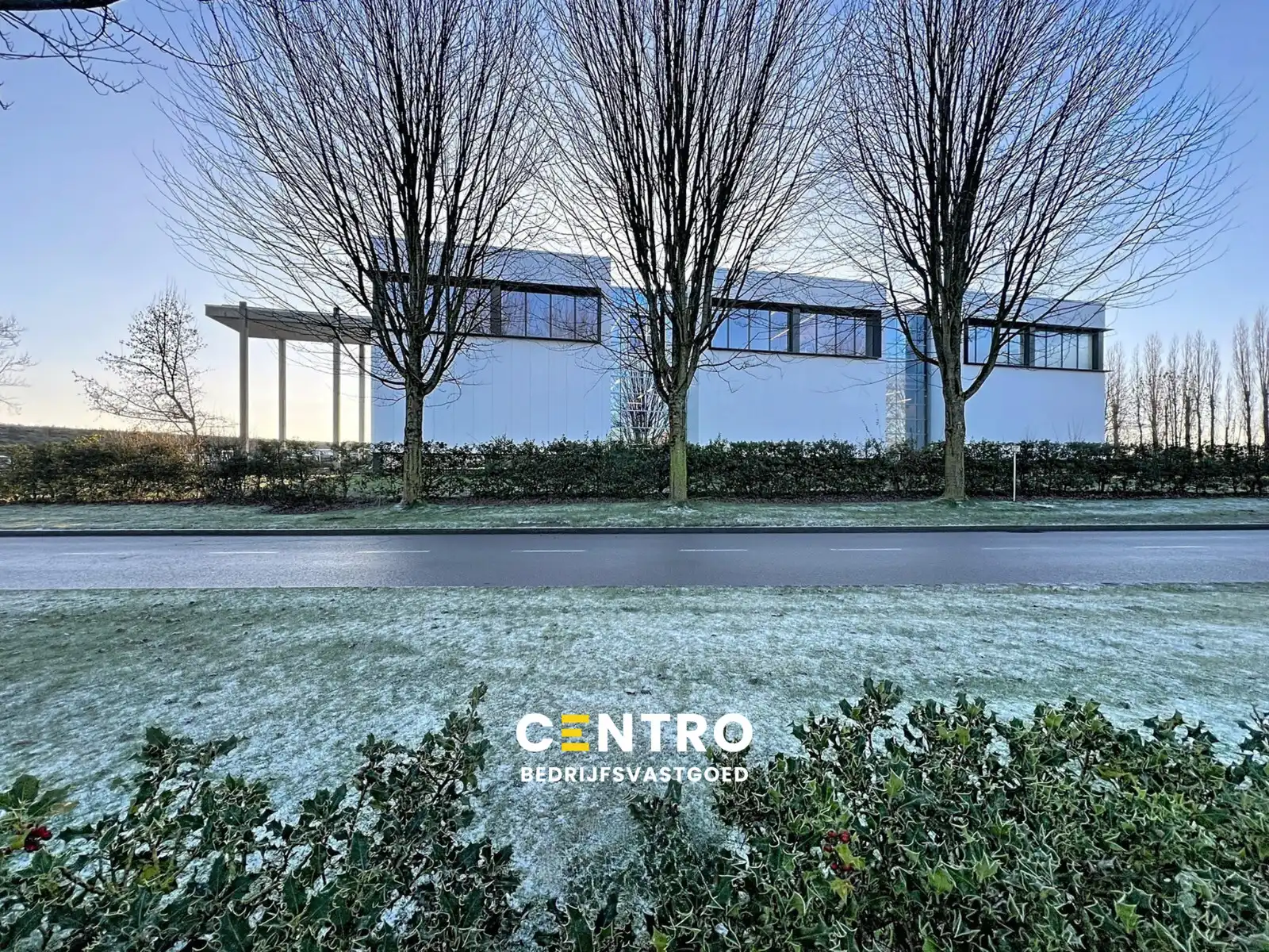 Energiezuinige, vernieuwde SERVICED kantoorruimte op Ieper Business Park! foto {{pictureIndex}}