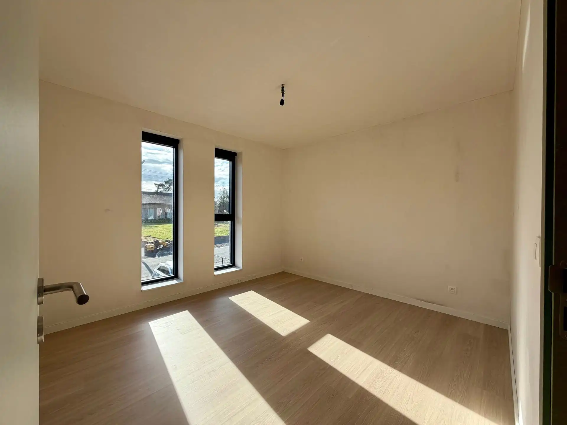 Nieuwbouwwoningen - instapklaar, energiezuinig, prachtige ligging en 3 slaapkamers foto 11