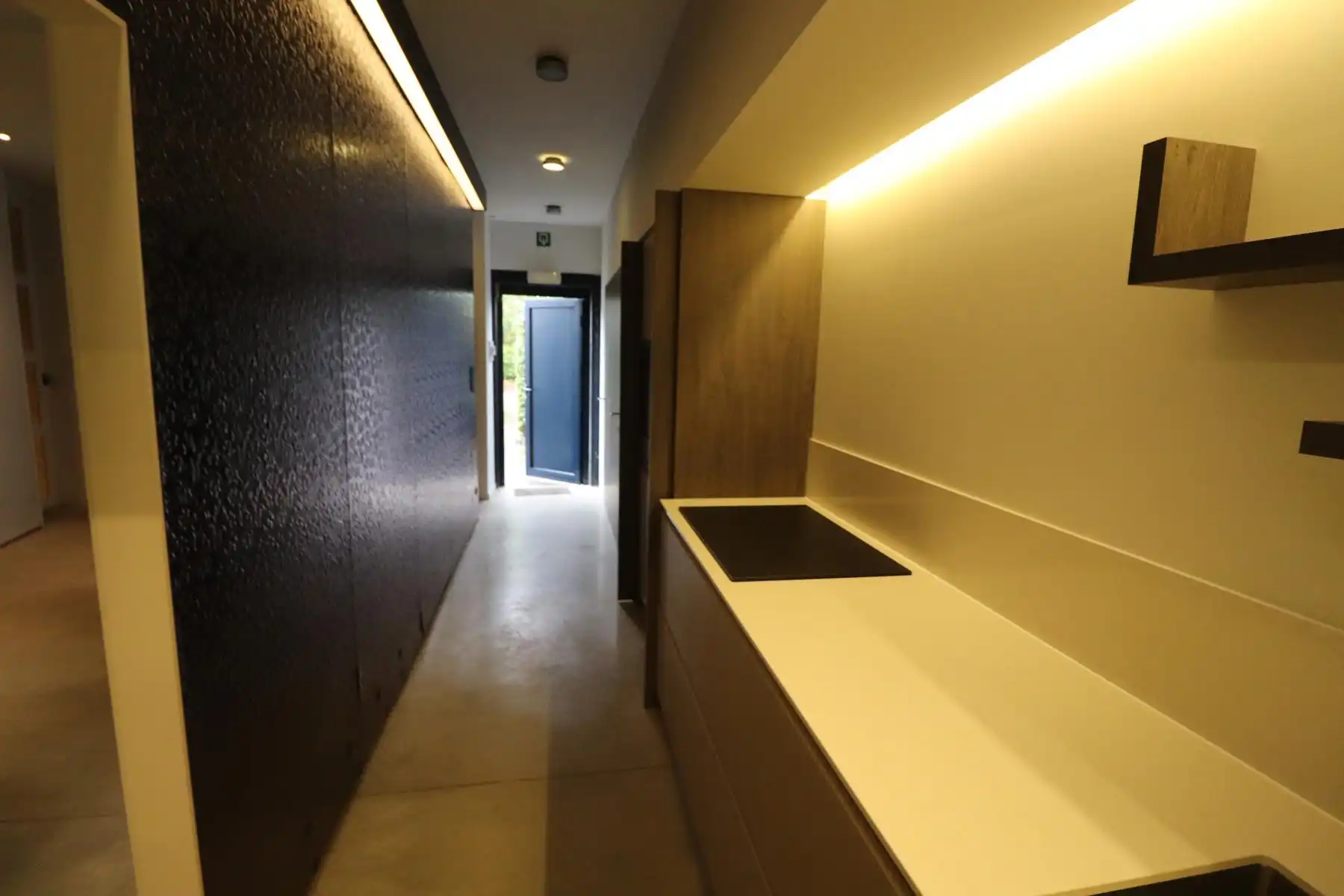 KMO-UNIT VAN 500M² MET BIJHORENDE KANTOREN. INDUSTRIEZONE MERKSPLAS foto 12