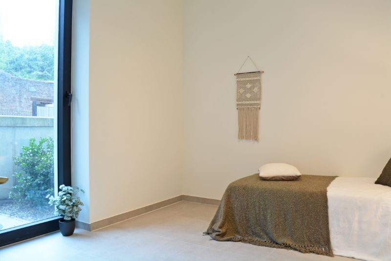 Te koop instapklaar 2 slpk  appartement met terras in centrum Roeselare. foto 7