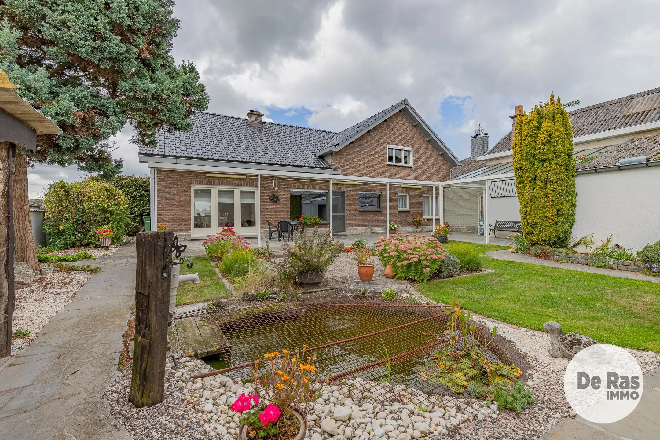 HERZELE - Ruime villa met magazijn op 16a18ca&nbsp; foto 2