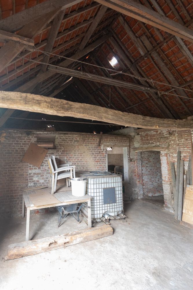 Hoeve met stallen op 3780 m² aan de grens met Elsegem foto 32
