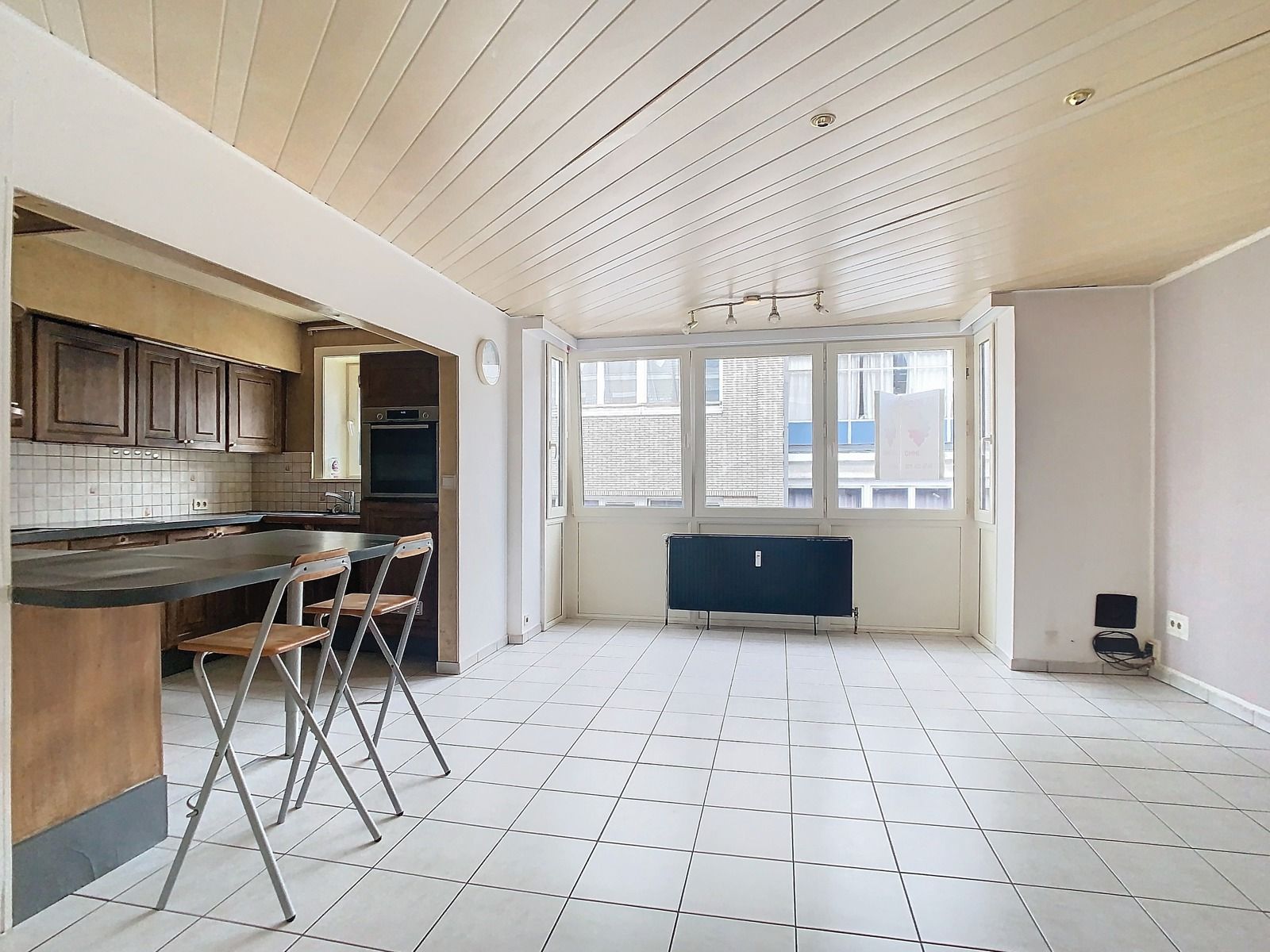 Hoofdfoto van de publicatie: Centraal gelegen gebouw bestaande uit 2 appartement!