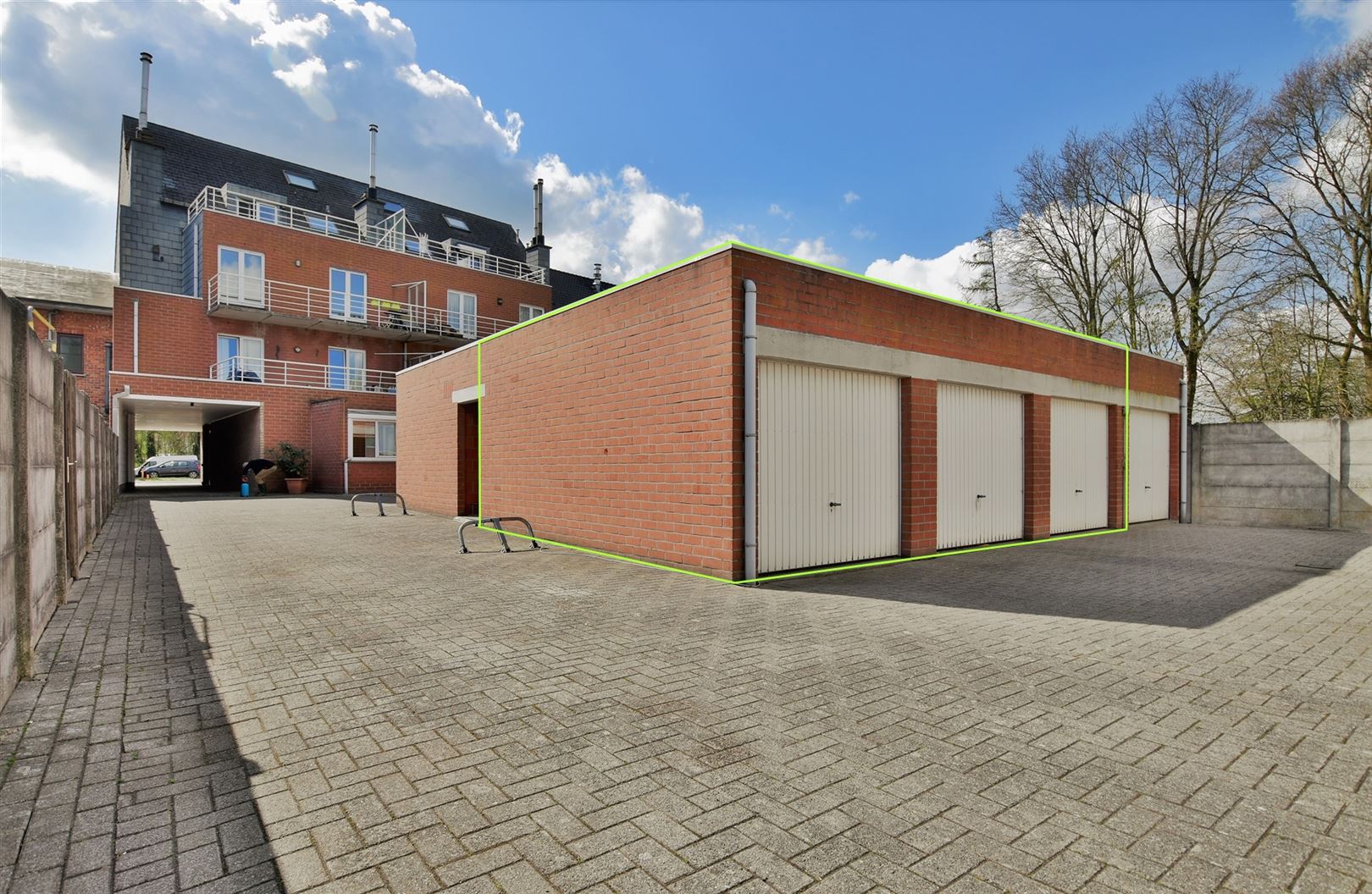 Garages te koop in Dendermonde (Appels) foto {{pictureIndex}}
