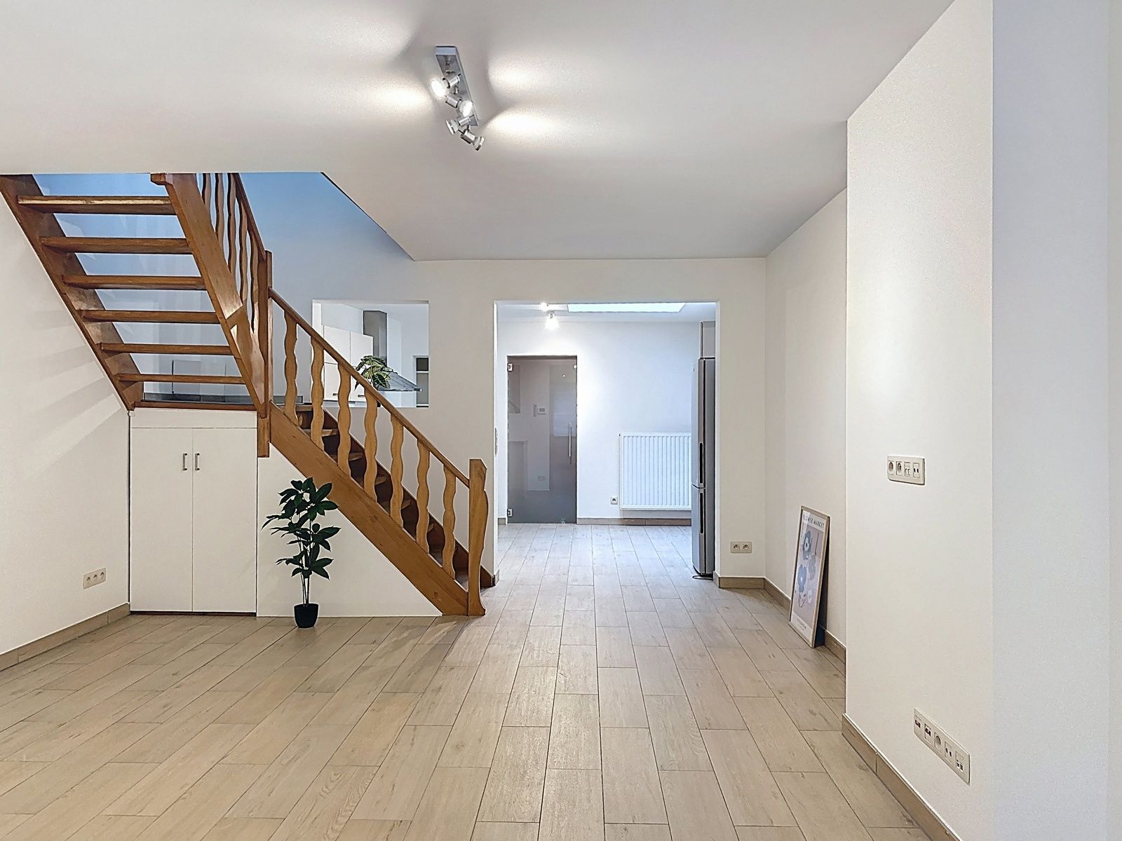 Gerenoveerd arbeidershuisje in doodlopende straat foto {{pictureIndex}}