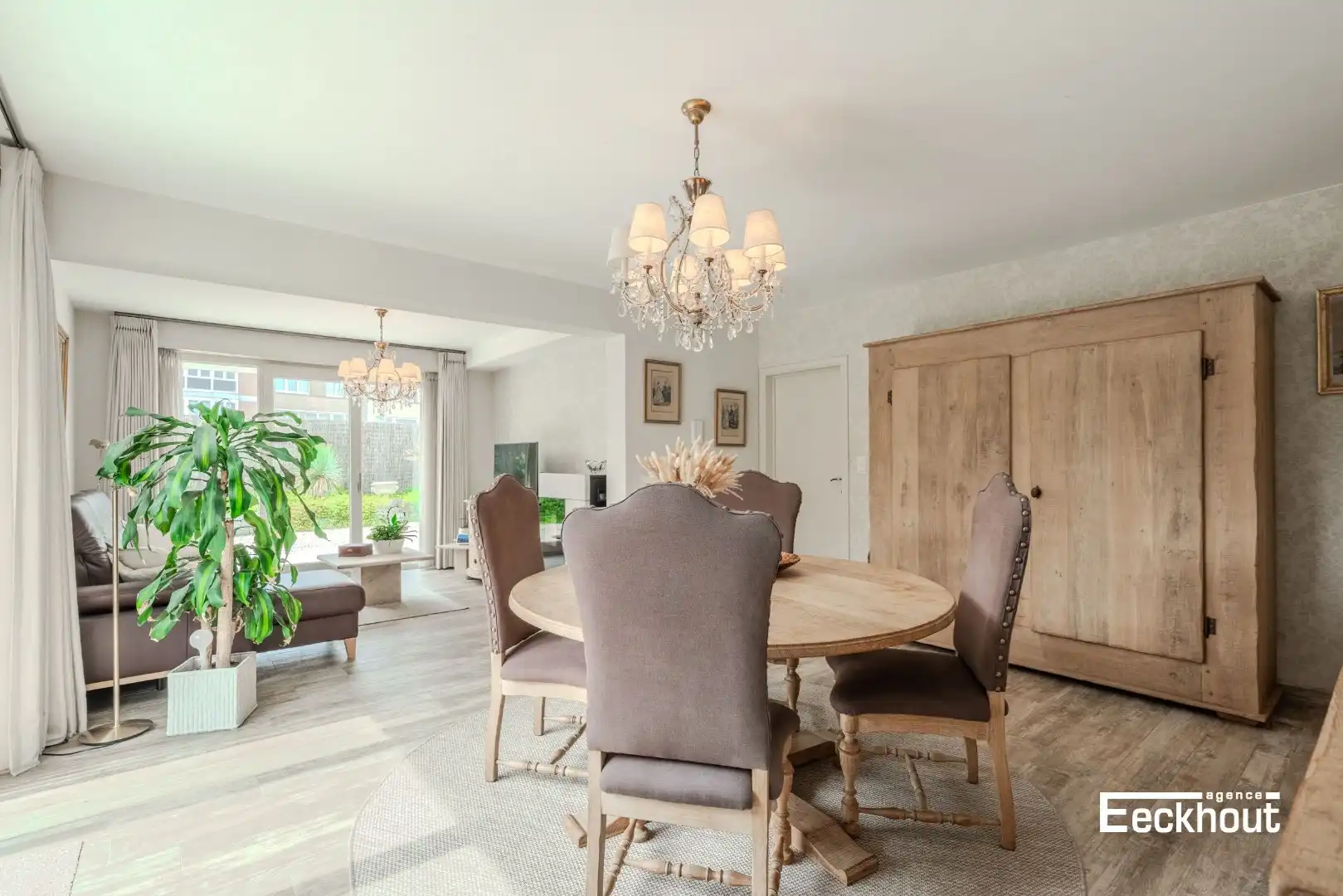 Gerenoveerd appartement met uitzonderlijk groot terras! foto 3
