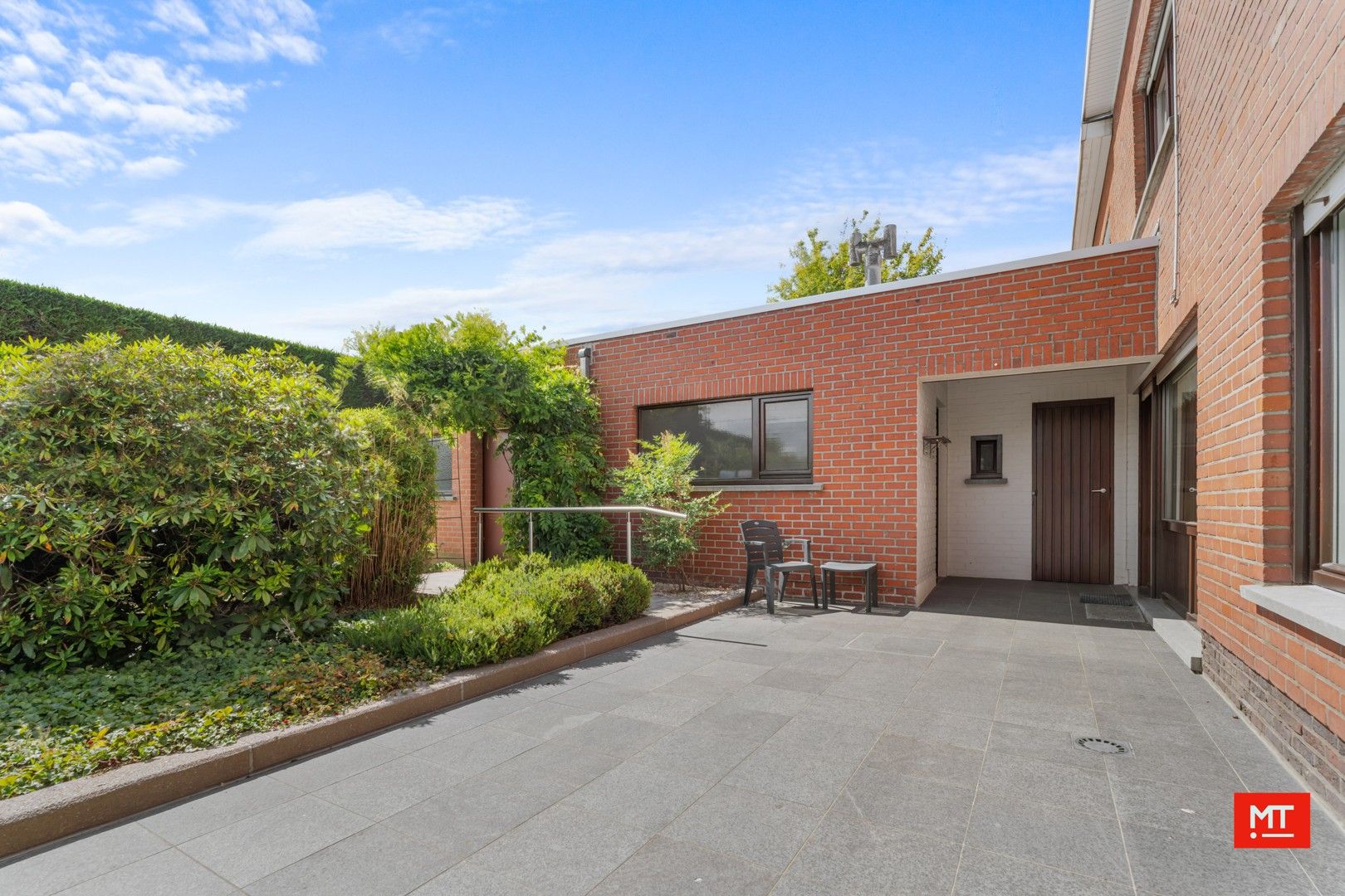 Kloeke, halfopen woning met 3 slaapkamers, tuin en garage in een rustige straat te Geluwe foto 18