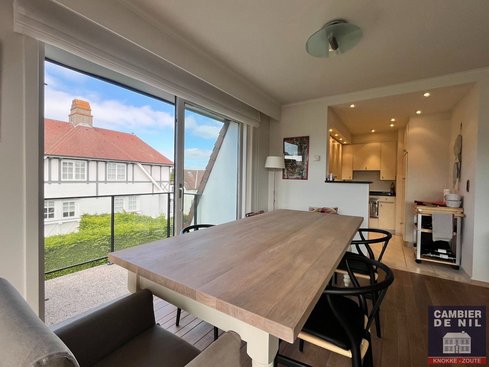 Prachtig ongemeubeld appartement op enkele stappen van het Albertplein!  foto 6