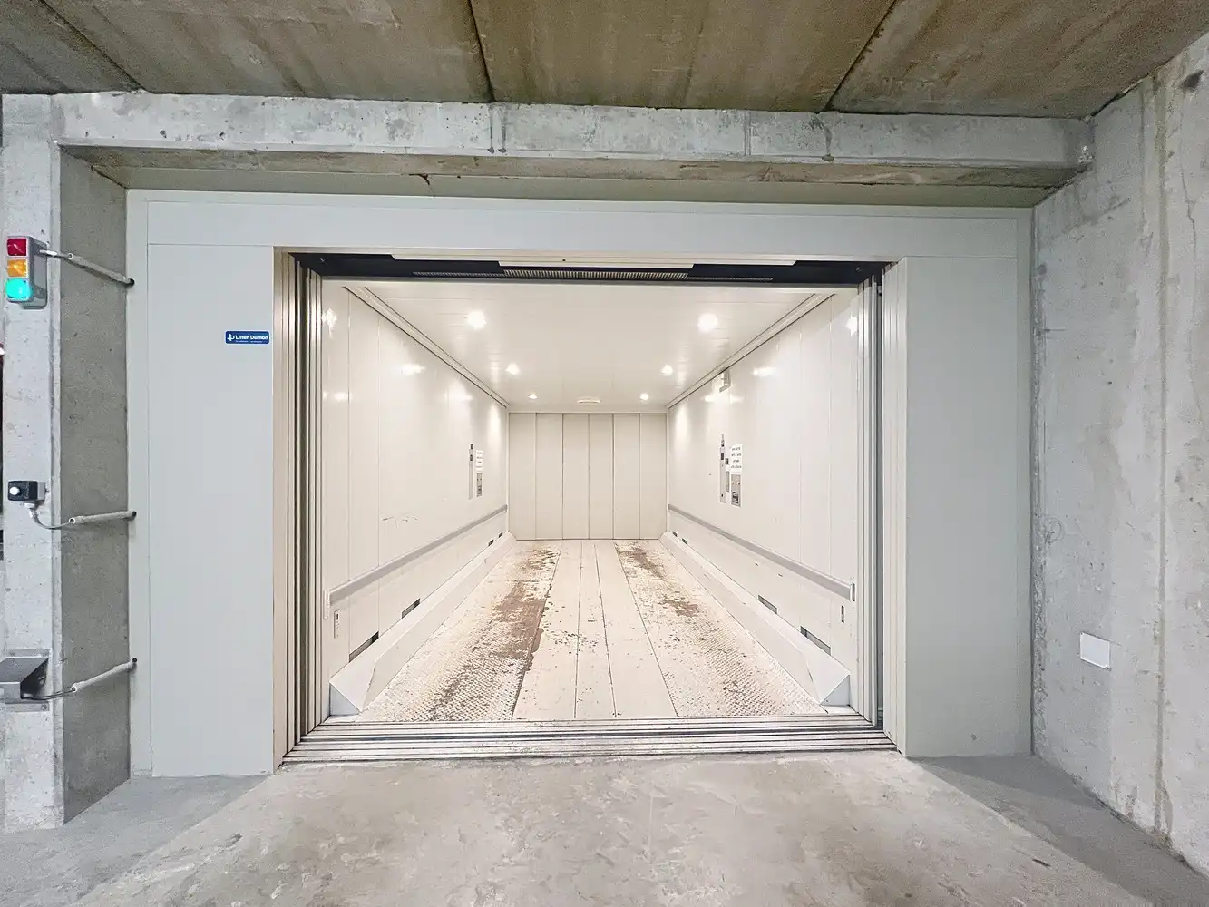 Vlot inrijdbare garagebox op wandelafstand van het strand in Duinbergen. foto 2