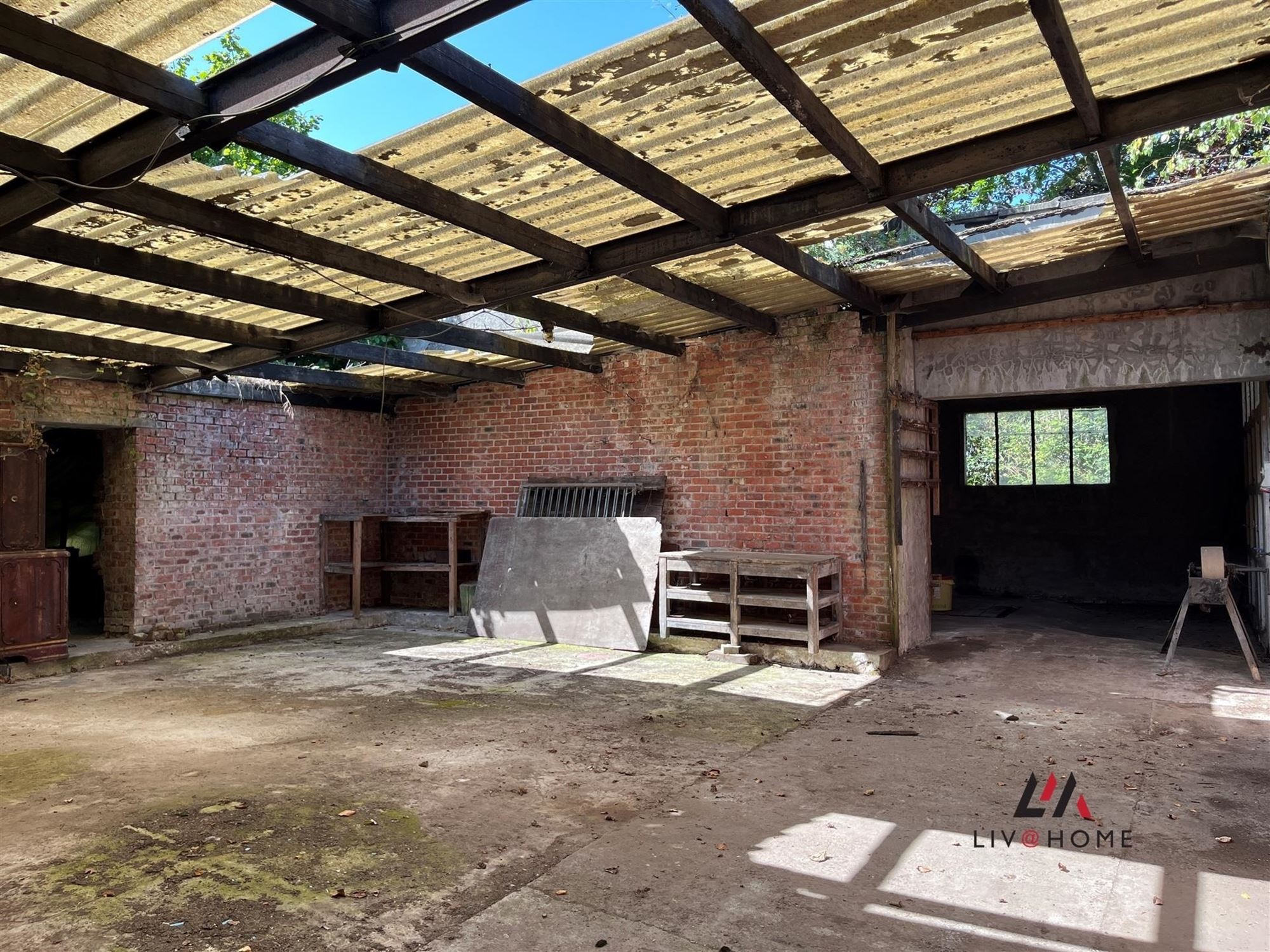 woning met 2,8 ha grond foto 16
