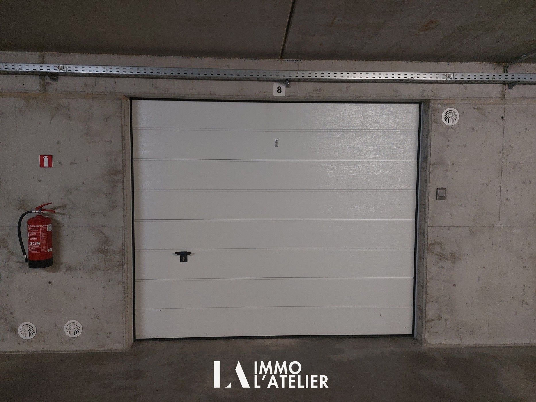 Ruime garage in Residentie Nautilus – Nieuwpoort foto 4