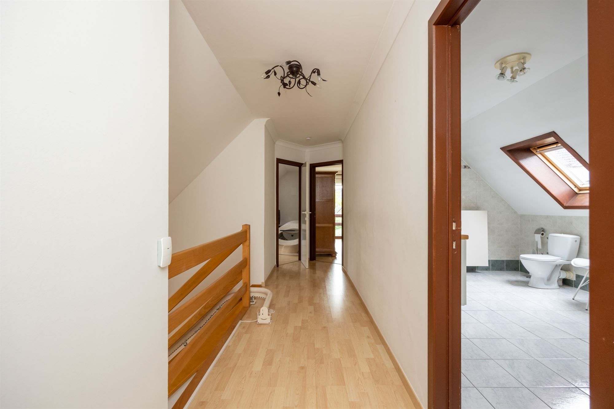 Vrijstaande woning met 4 slaapkamers en tuin foto 14