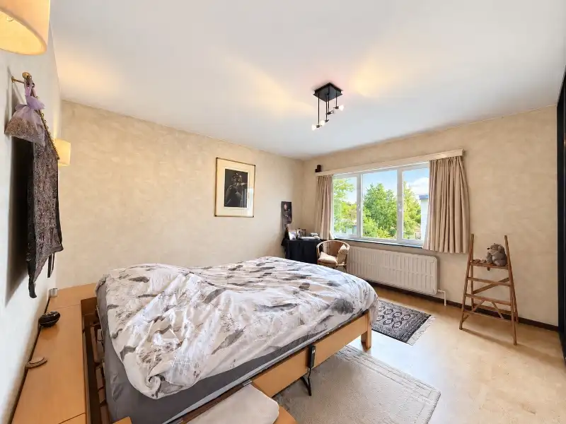 Ruime woning met kantoor en prachtige tuin op toplocatie foto 11