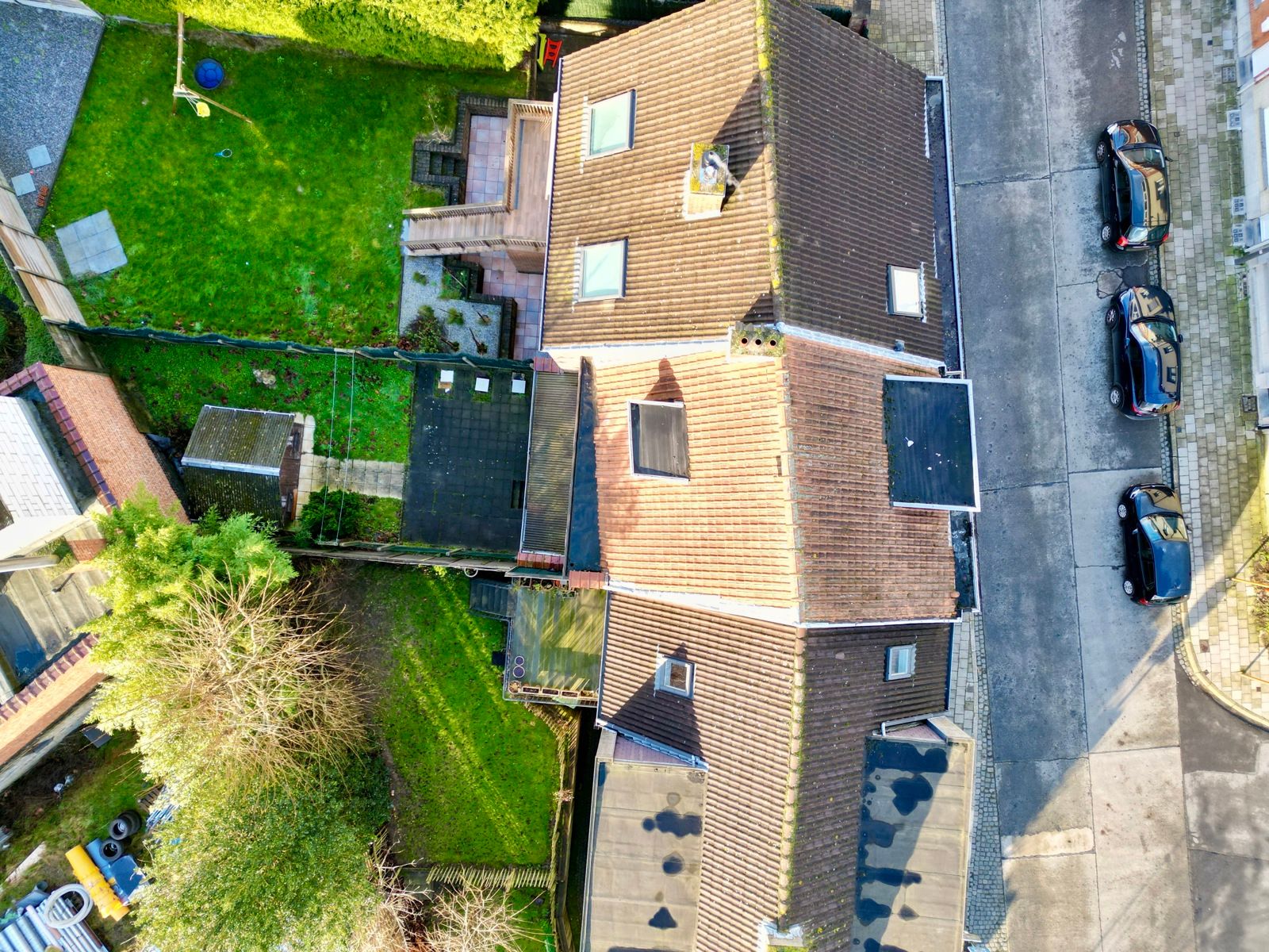 Ruime te renoveren woning met veel potentieel in Zellik foto 26