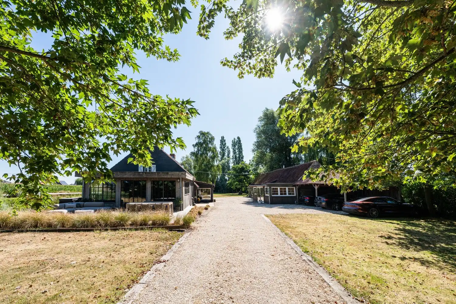 Karaktervolle hoeve op een uitzonderlijke locatie in Adegem foto 3