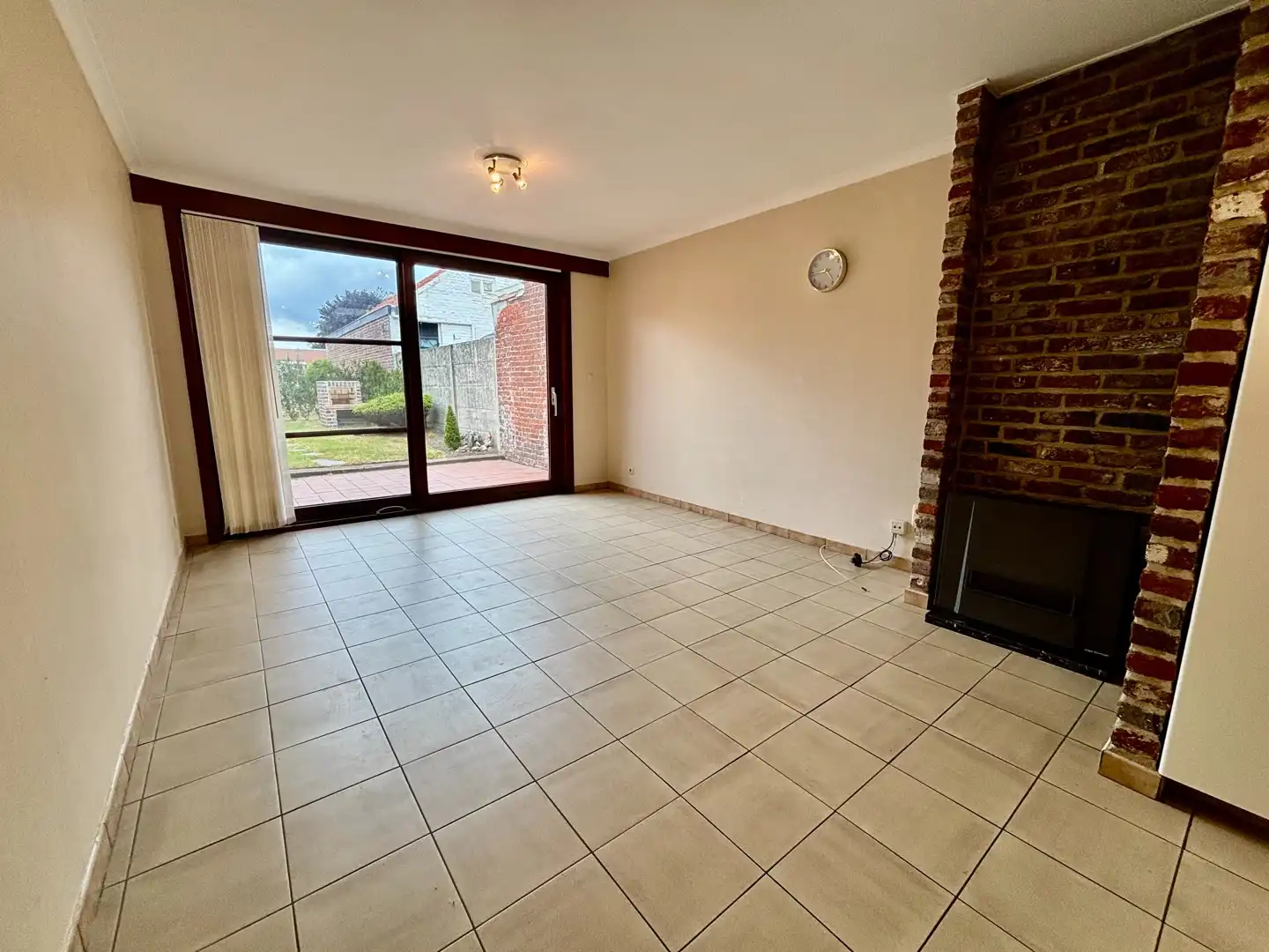 Gezellige rijwoning met tuin en garage foto 4