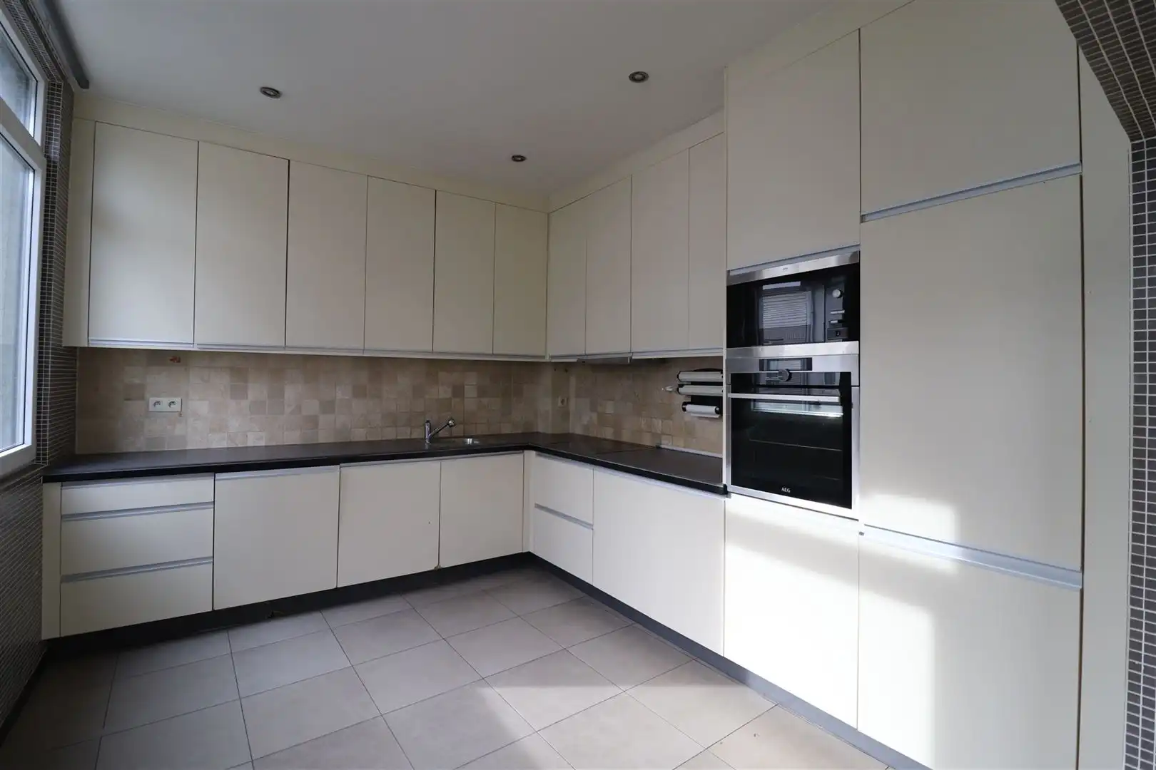 Woning met 4 slaapkamers en inpandige garage in de Seefhoek foto 5