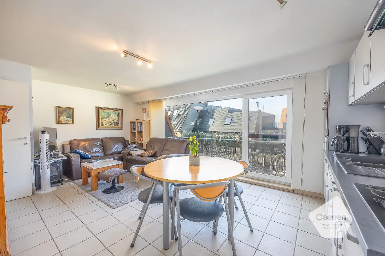 Instapklaar recent duplex appartement vlakbij centrum Bredene Duinen foto 2