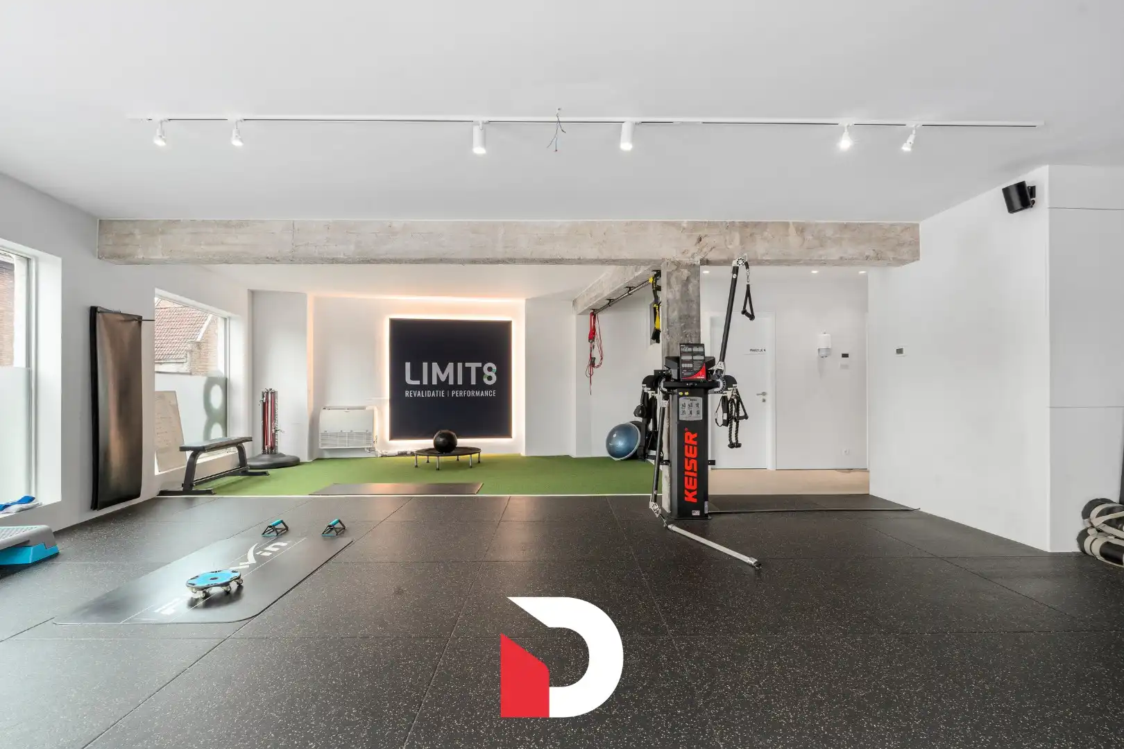 Recent en uniek gelegen kantoor -of praktijkruimte van 221 m² in centrum Brugge foto 2