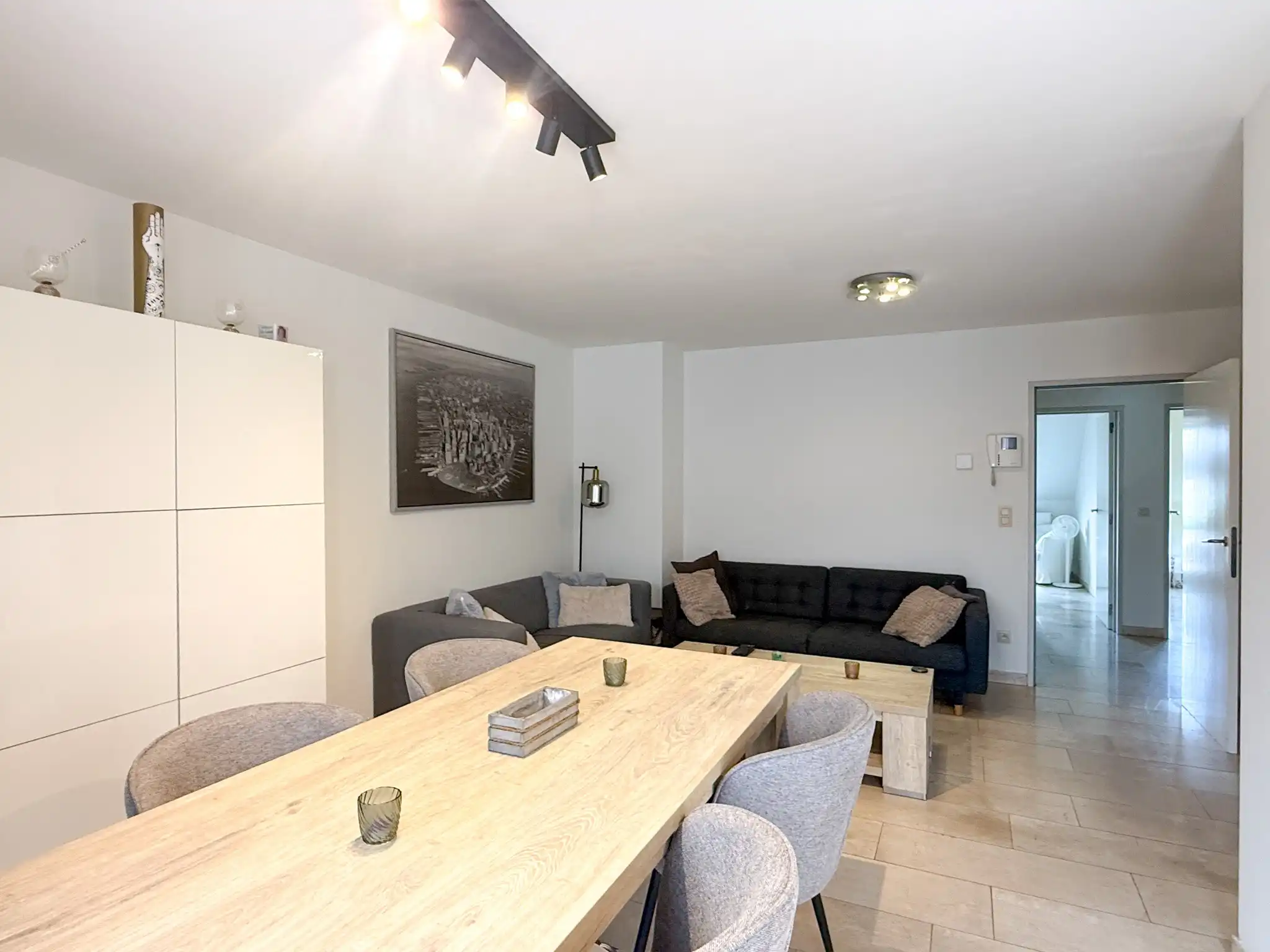Recent appartement met twee slaapkamers nabij het centrum van Beveren foto 4