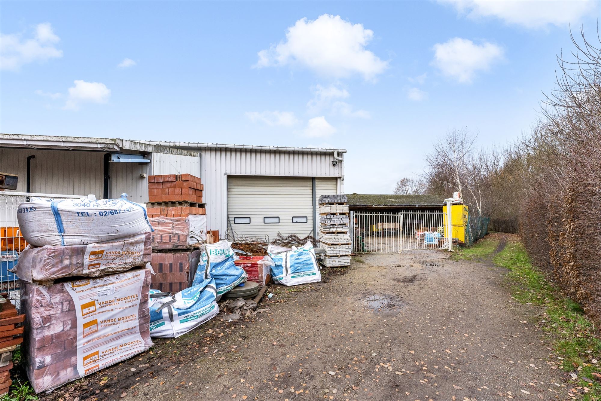 HANDELSRUIMTE/KANTOOR (350m²) MET BIJHORENDE OPSLAGRUIMTE (313m²) foto 9